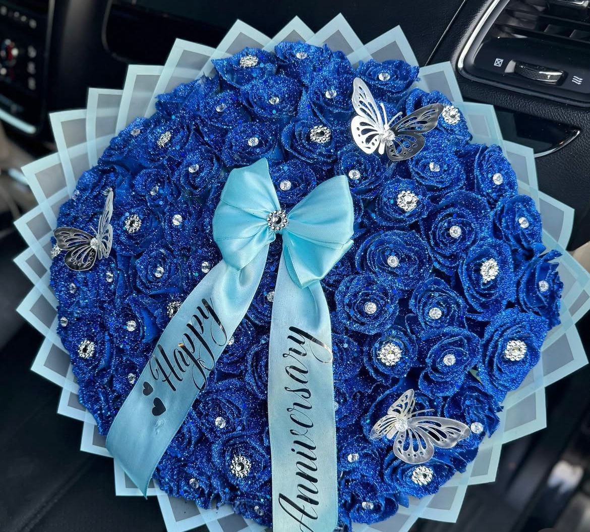Blue glitter bouquet 💐